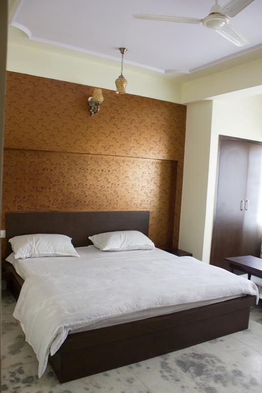 Hotel Holiday Home Dźajpur Zewnętrze zdjęcie