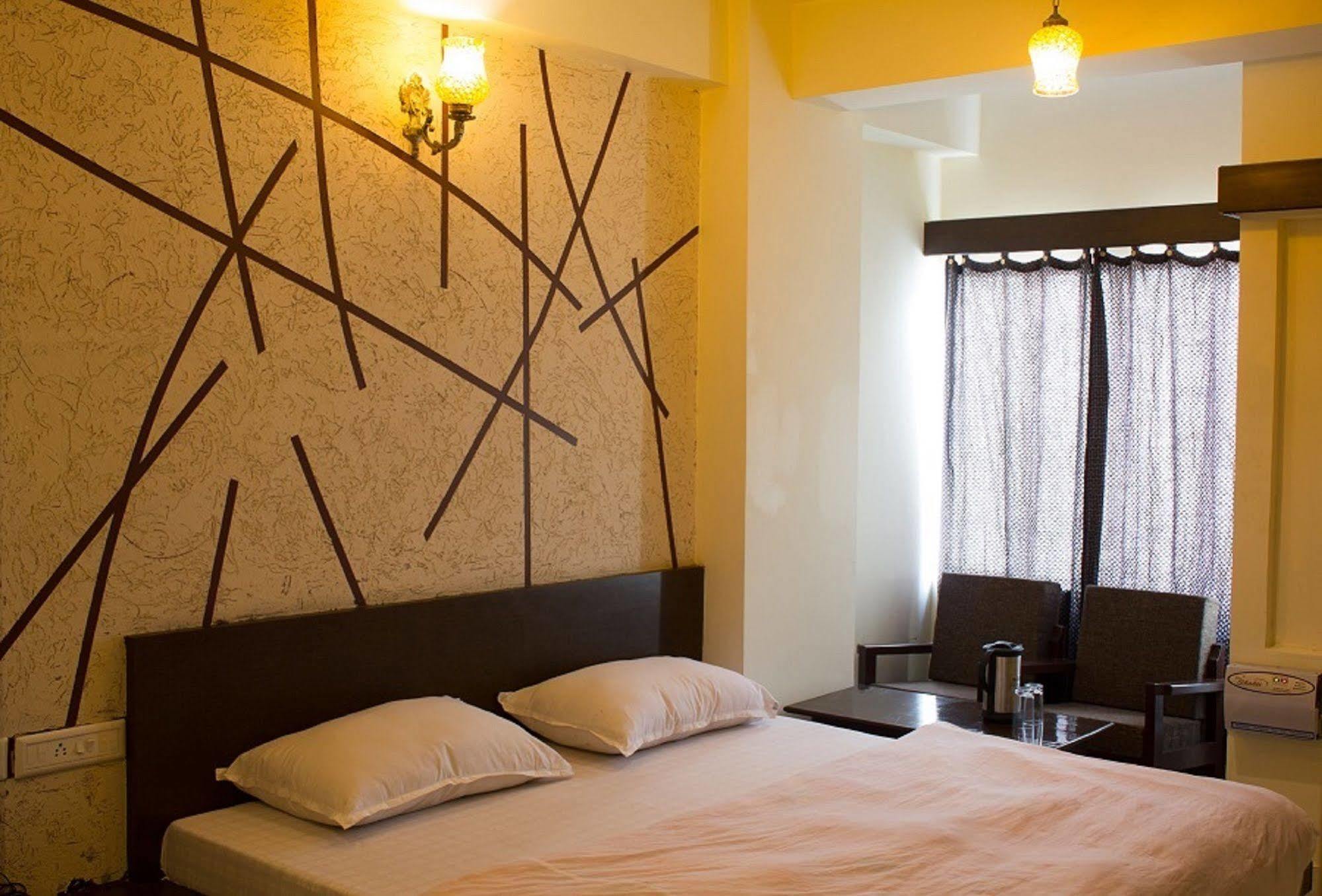 Hotel Holiday Home Dźajpur Zewnętrze zdjęcie