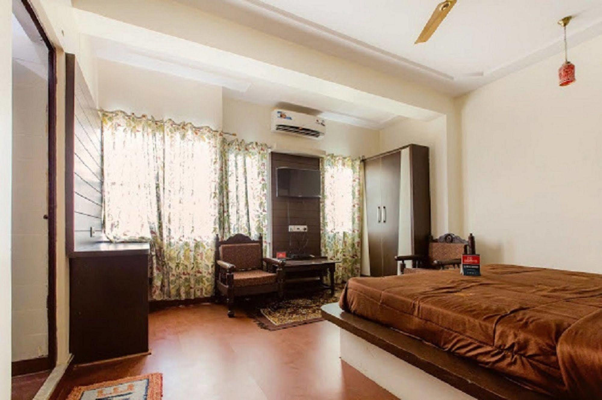 Hotel Holiday Home Dźajpur Zewnętrze zdjęcie
